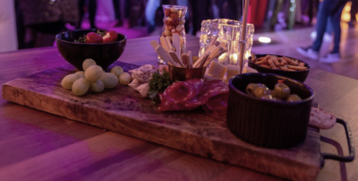 20260122140015-tafelgarnituur_20250818155942907___media_library_original_734_371